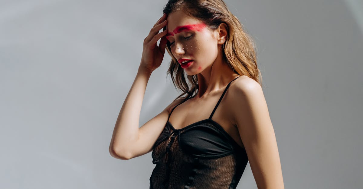 découvrez les dernières tendances en lingerie pour sublimer votre silhouette et exprimer votre féminité. des styles audacieux aux classiques intemporels, trouvez l'inspiration pour vous sentir belle et confiante.