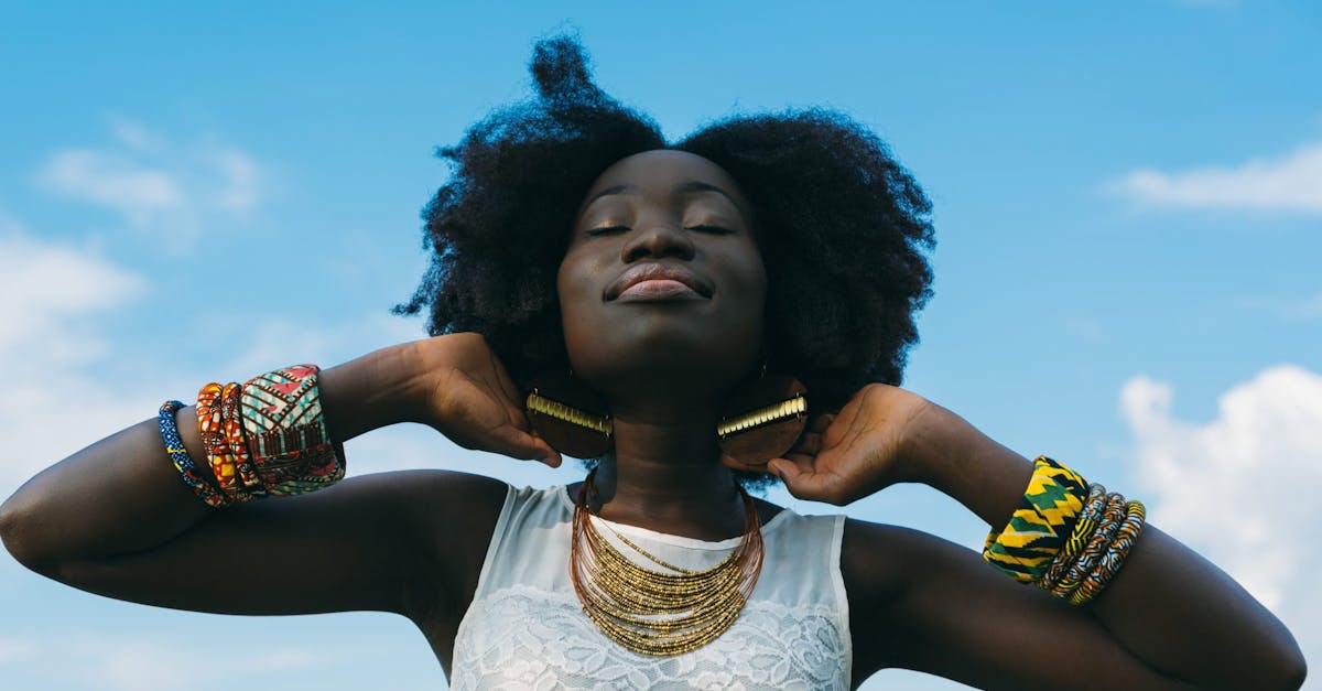 découvrez notre vaste sélection d'accessoires tendance pour compléter votre style. que ce soit des bijoux, sacs, ou articles de décoration, trouvez les pièces parfaites qui ajoutent une touche unique à votre apparence et à votre quotidien.
