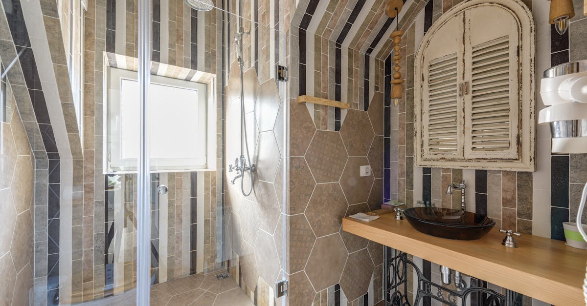 découvrez des astuces pratiques et inspirantes pour une organisation optimale de votre salle de bains. transformez votre espace avec des solutions de rangement ingénieuses qui allient esthétisme et fonctionnalité.