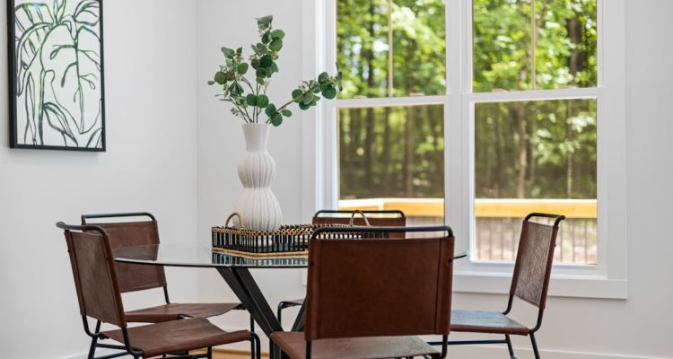 découvrez notre magnifique vase décoratif, parfait pour sublimer votre intérieur. avec son design élégant et ses finitions soignées, il apportera une touche artistique à chaque pièce de votre maison. idéal pour tous les styles de décoration.