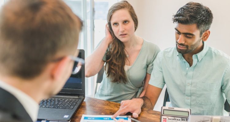 découvrez notre guide business complet pour booster votre entreprise : conseils pratiques, stratégies efficaces et astuces pour réussir dans le monde des affaires.