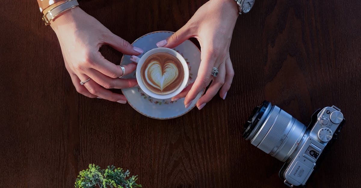 découvrez une collection élégante de bijoux en bois, alliant durabilité et esthétisme. chaque pièce est soigneusement conçue pour ajouter une touche naturelle à votre style, tout en étant respectueuse de l'environnement.